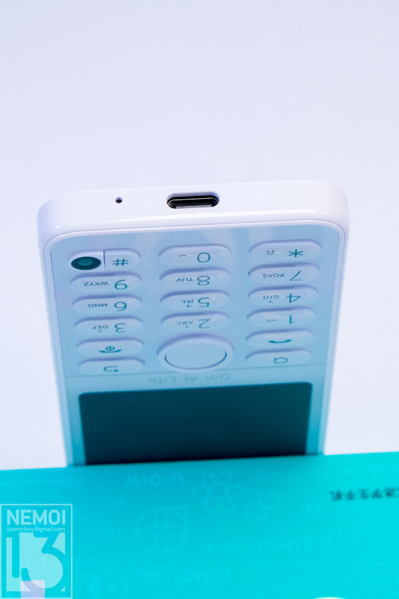 Обзор смартфона Qin F21 Pro. Кому нужен смартфон с кнопками в 2022 году?