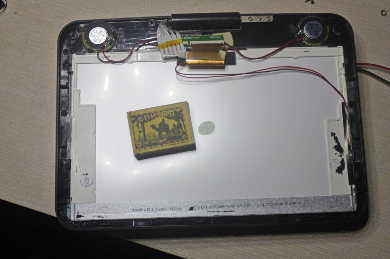 Контроллер LCD матриц PCB800099. Собираем монитор из DVD-плеера