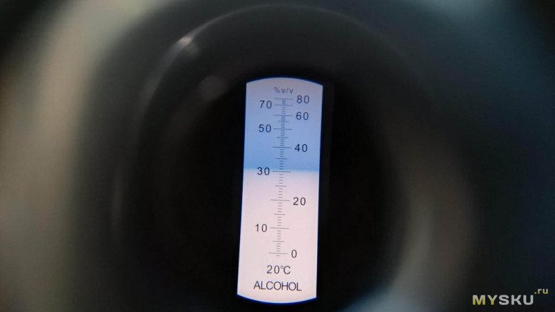 Рефрактометр спиртовой 0 - 80%. Проверяем влияние различных веществ на измерение крепости спиртового раствора.