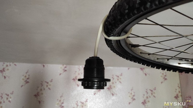 Хэнд-мэйд лофт-стайл светильник из колеса от маунтинбайка