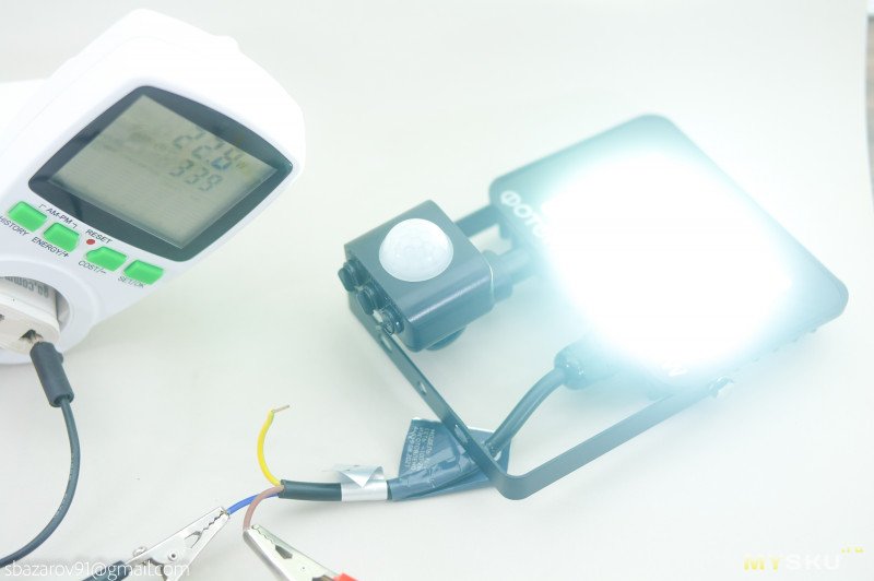 Обзор светодиодного прожектора ФОТОН на 20Вт с датчиком движения и защитой IP44