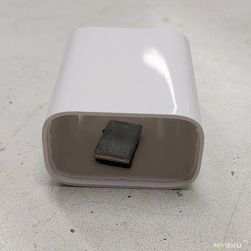 Фейковое зарядное устройство USB QC3.0