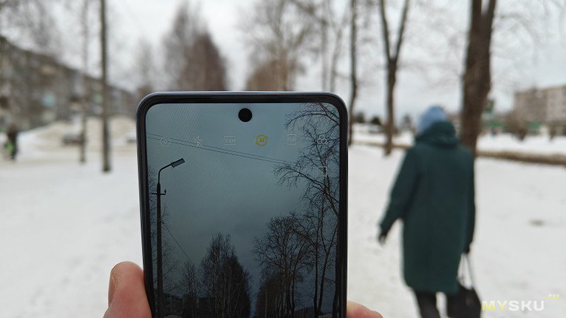 Увидел голубое небо зимой в Сибири. Обзор смартфона Tecno Spark 20 pro