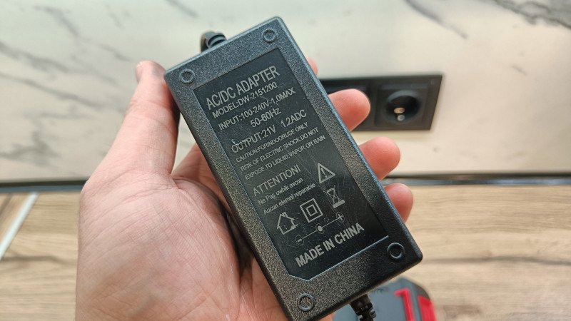 Ударный аккумуляторный гайковерт Drillpro KDW9422 c одним "макитоподобным" аккумулятором