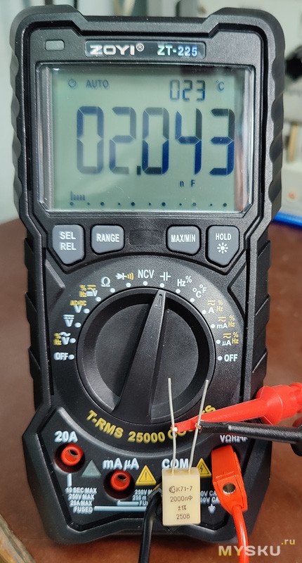 Мультиметр ZOYI ZT-225. 25000 отсчетов по 12 копеек за отсчет...
