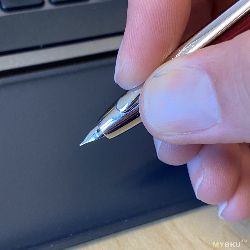 Перьевая ручка без колпачка и клипа Majohn A1, или как сэкономить коллеге минимум сто долларов
