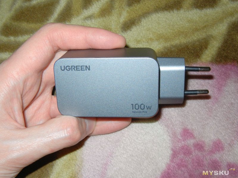 Компактное 100W Nexode Pro GaN зарядное от UGREEN