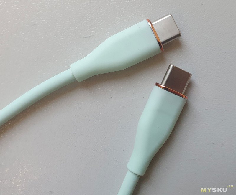 Три разных силиконовых USB кабеля